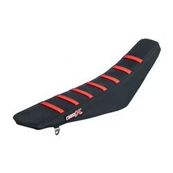 Housse de selle HONDA CRF 250 04-09 CRFX 250 04-16 CRF 450 05-08 CRFX 450 05-16 TOP BLACK- SIDE BLACK-STRIPES RED (M110-3BBR)